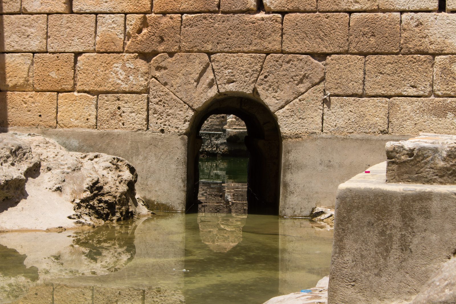 Piscines romaines de Gafsa, illustrant le patrimoine bâti de la région suivi par le bureau d'études