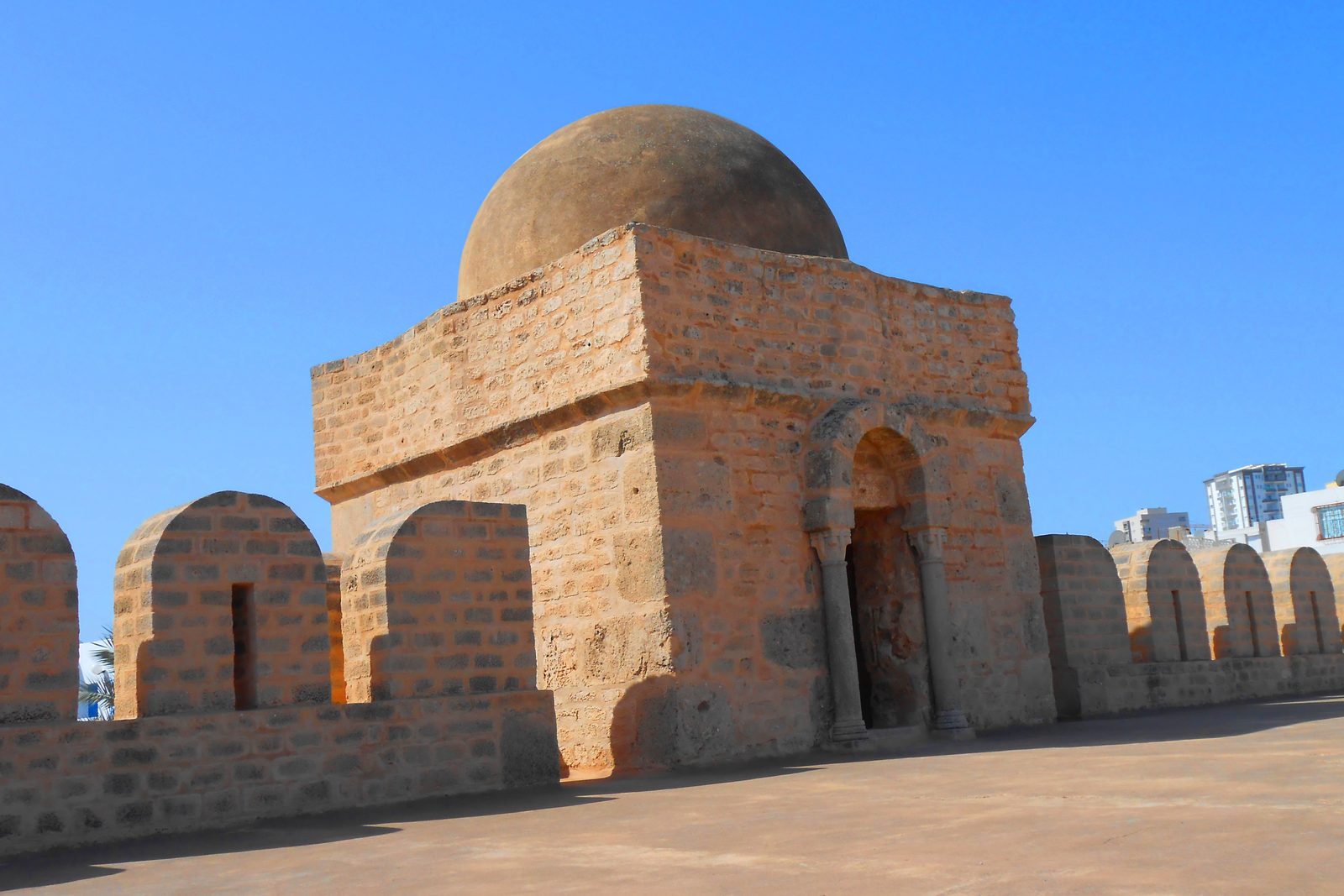Ribat de Sousse sur les remparts de la médina, illustrant le patrimoine bâti suivi par le bureau d'études